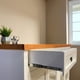 thumbnail image 2 of Buffet de madera y vidrio Idan 150x40x90 color Blanco cubierta Canela, 2 of 3