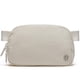 thumbnail image 1 of Riñonera Fanny Pack Pander Everywhere de nailon para mujer, color blanco, 1 of 9