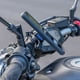 thumbnail image 5 of Kit de soporte para manillar de motocicleta Quad Lock con amortiguador de vibraciones, 5 of 9