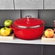 thumbnail image 5 of Dutch Oven Lodge, hierro fundido esmaltado, 7.5 cuartos de galón, color rojo especiado, 5 of 5