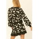 thumbnail image 3 of Un Suéter con Estampado de Leopardo, 3 of 5