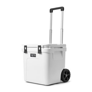 Cooler Yeti Roadie De 48 Ruedas Con Mango Retráctil, Color Blanco
