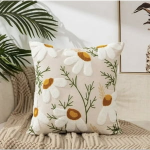 Homestore - Cojín Bordado 45X45 Cm Flor Mitad Margarita