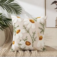 Homestore - Cojín Bordado 45X45 Cm Flor Mitad Margarita