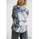 thumbnail image 2 of Top de Cuello Redondo con Botones Acanalados en la Parte Delantera y Dobladillo Redondo con Efecto Tie Dye, 2 of 5