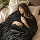 thumbnail image 1 of Forro Polar Blanket Talla Queen De Franela Color Negro, 1 of 7