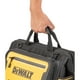 thumbnail image 3 of Bolsa de herramientas DEWALT resistente al agua con fondo duro de 40 cm DWST560103, 3 of 3