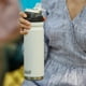 thumbnail image 4 of Botella de Agua FreeFlow Blanco AUTOSEAL Coleman® 700 ml, 4 of 5