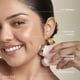 thumbnail image 4 of Dispositivo Facial NuFace MINI+ Microcorriente con Gel y Crema de Seda, 4 of 7