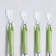 thumbnail image 5 of Ganchos adhesivos de plástico blanco, 20 unidades, para colgar en la pared, resistentes a los daños., 5 of 6