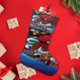 thumbnail image 4 of Navidad Bienvenidos a Villa Quién Tema: Calcetines de Navidad, fino lino blanco para colgar en escaleras y chimenea, decoración navideña para el hogar, regalo de Navidad. 45cm × 32cm, 4 of 5