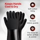 thumbnail image 4 of Guantes para BBQ Grill Armor resistentes al calor e impermeables de 47 cm, 4 of 9