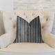 thumbnail image 2 of Cojín Plutus Brands Plutus New Hampton Luxury de 60 x 60 cm, 2 of 3
