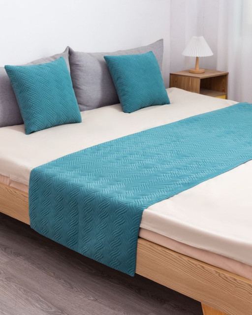 Todo Para El Hogar - Juego De Piecera De Cama Mas 2 Cojin Con Fundas Modelo Plush Turquesa