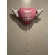 thumbnail image 3 of Globo Conmemorativo En Forma De Corazón De 17 Para Mamá Con Alas De Ángel Regalo De Condolencia Celebración De La Vida Globo De Foil Para Recuerdo (rosa), 3 of 5