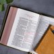 thumbnail image 4 of Biblia Holman KJV Gran Formato con Letras Rojas en Cuero de Ternero, 4 of 8