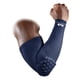 thumbnail image 1 of Brazalete McDavid Hex Shooter con protección acolchada, 1 of 5