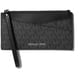 thumbnail image 1 of Cartera de muñeca Michael Kors Jet Set mediana con logo negro, 1 of 1