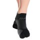 thumbnail image 1 of Calcetines Bunion Relief con diseño de punta dividida OrthoSleeve BR4, 1 of 8
