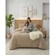 thumbnail image 3 of Cubrecama 2 Plazas Con Relieve Cobertor Elegante Suave, 3 of 6