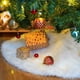 thumbnail image 1 of Falda para árbol de Navidad de 91 cm, de felpa blanca como la nieve, ideal para fiestas y decoración de árboles de Navidad (90 cm), 1 of 5