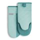 thumbnail image 1 of Juego de guantes de cocina KitchenAid Beacon, bicolor, antideslizantes, color Aqua Sky, 1 of 7