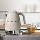 thumbnail image 3 of Hervidor eléctrico Smeg 50's Retro 1.7 L de acero inoxidable crema, 3 of 6