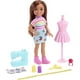 thumbnail image 2 of Barbie Chelsea Can Be Playset con muñeca de diseñador de moda de la morena Chelsea (6 pulgadas), maniquí, máquina de coser, cinta métrica, tijeras, tela, gran regalo para edades de 3 años en adelante, 2 of 2