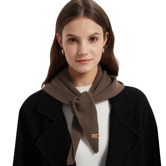 Bufanda triangular de lana merino ACUSHLA en marrón