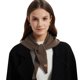 thumbnail image 1 of Bufanda triangular de lana merino ACUSHLA en marrón, 1 of 6
