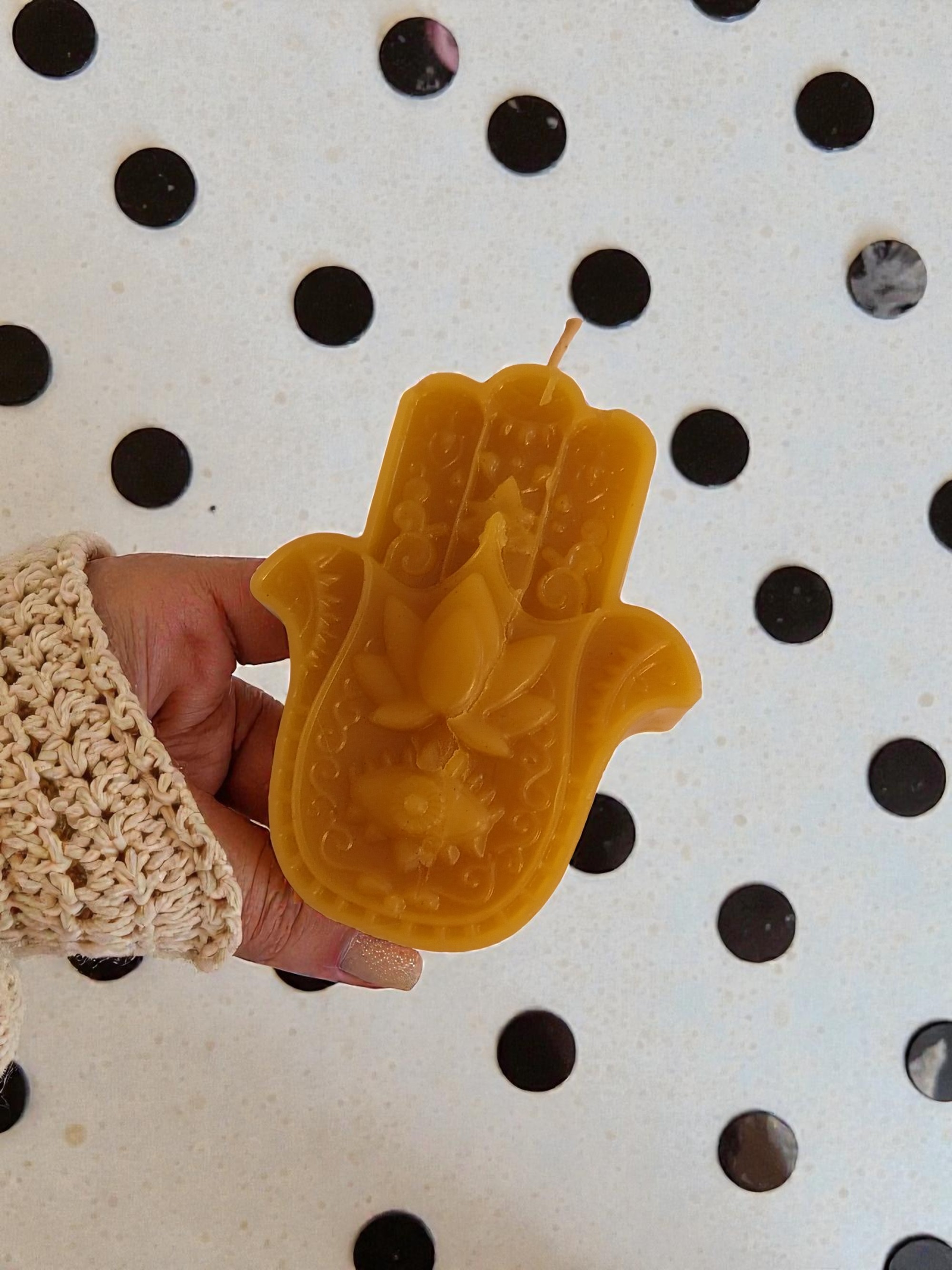 Susurro Ancestral - Vela De Miel Mano De Fátima