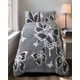 thumbnail image 3 of Cobertor De Jacquerd Con Maripozas King Color Gris, 3 of 4