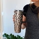 thumbnail image 5 of Vaso Térmico Ceovfoi 1,18 L con Estampado de Leopardo y Asa, 5 of 6