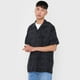 thumbnail image 3 of Guayabera Hombre Cuello Resort Negro Corona, 3 of 5