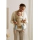 thumbnail image 3 of Portabebés BabyBjörn Mini tejido beige para recién nacido de 3,2 a 11,3 kg, 3 of 7