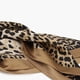 thumbnail image 3 of Pañuelo de satín print de leopardo beige Talla Única, 3 of 4