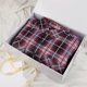 thumbnail image 4 of Caja de regalo MUMUPACK pack de 15 unidades 30 × 30 × 15 cm magnética blanca, 4 of 8