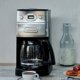 thumbnail image 3 of Cafetera Automática Molinillo DGB625CL Color Negro/Acero, 3 of 4