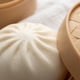 thumbnail image 4 of Pelota antiestrés Squishies Crossunx Dumpling blanco con vaporera, 4 of 8