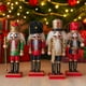 thumbnail image 2 of Set 4 Figuras Soldados Cascanueces Adorno Colgante Navideño Escarchado, 2 of 7