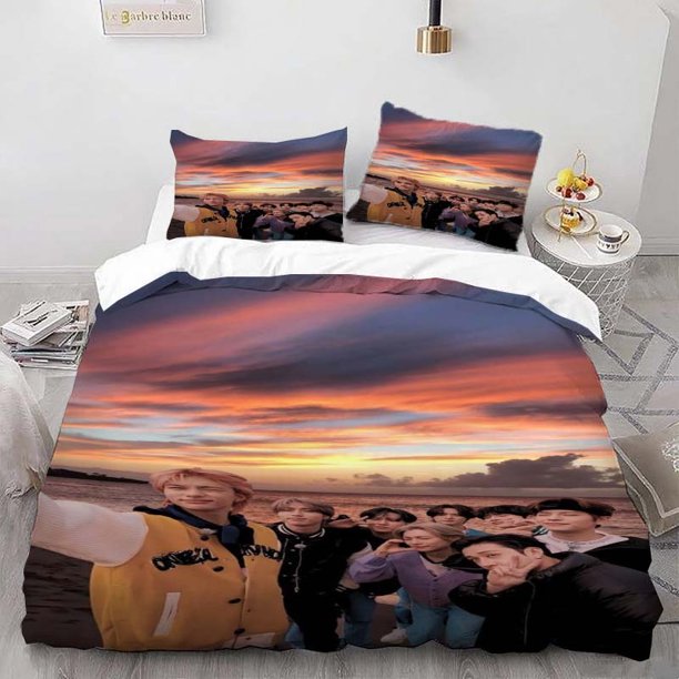 Seaside Sunset Idol Group Photo Themed Bedding Set Soft and Comfortable All-Season Duvet Cover and Pillowcase Set Ideal for Home