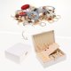 thumbnail image 2 of Caja de accesorios REGALWOVEN para mujeres, almacenamiento de accesorios de PU grande de 2 capas, soporte de accesorios para aretes, collares blanco, 2 of 7