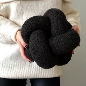 Santú Home & Deco - Cojín Nudo Negro Bouclé Deco