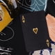 thumbnail image 5 of Juego de cartas Etyishe, póker negro de plástico impermeable (paquete de 4), 5 of 7