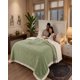 thumbnail image 1 of Frazada Sherpa Premium Con Diseño De Diamantes King, 1 of 6