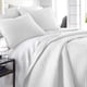 thumbnail image 1 of Juego de colcha Southshore Fine Living White King con 2 fundas de almohada, 1 of 9