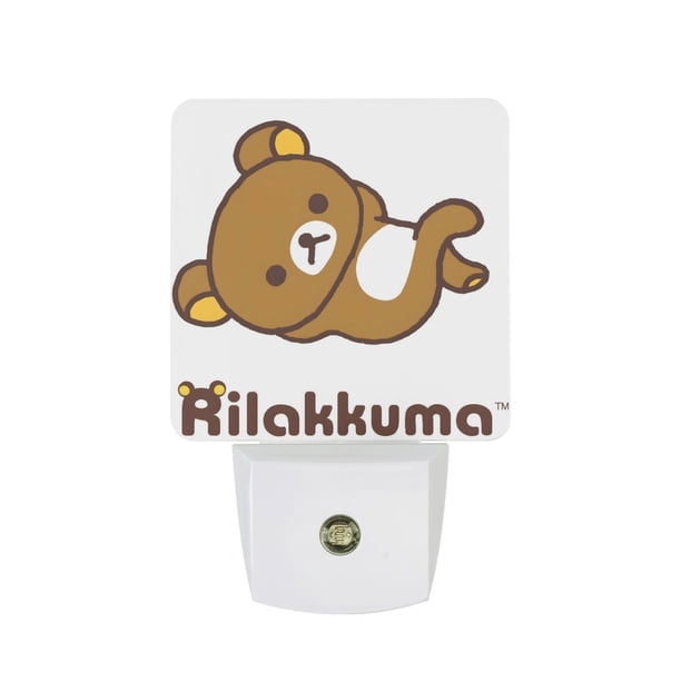 La Aventura en el Parque Temático de Rilakkuma Luz nocturna LED con sensor de anochecer a amanecer para dormitorio, baño, pasillo, escaleras - Lámpara LED nocturna de enchufe, 0.5W - 1 pieza
