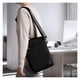 thumbnail image 3 of Tomtoc Bolso Mensajero DefenderACE-A03 para Macbook Pro 16" M3/M2/M1 - Negro, 3 of 8