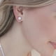 thumbnail image 3 of Juego de aretes de circonita cúbica redonda con diamantes de imitación chapados en oro de 14 quilates para mujer (5 pares), 3 of 5
