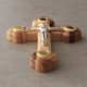 thumbnail image 4 of Crucifijo Holyland Crafted Art de madera de olivo, 13 cm de alto, 4 of 8